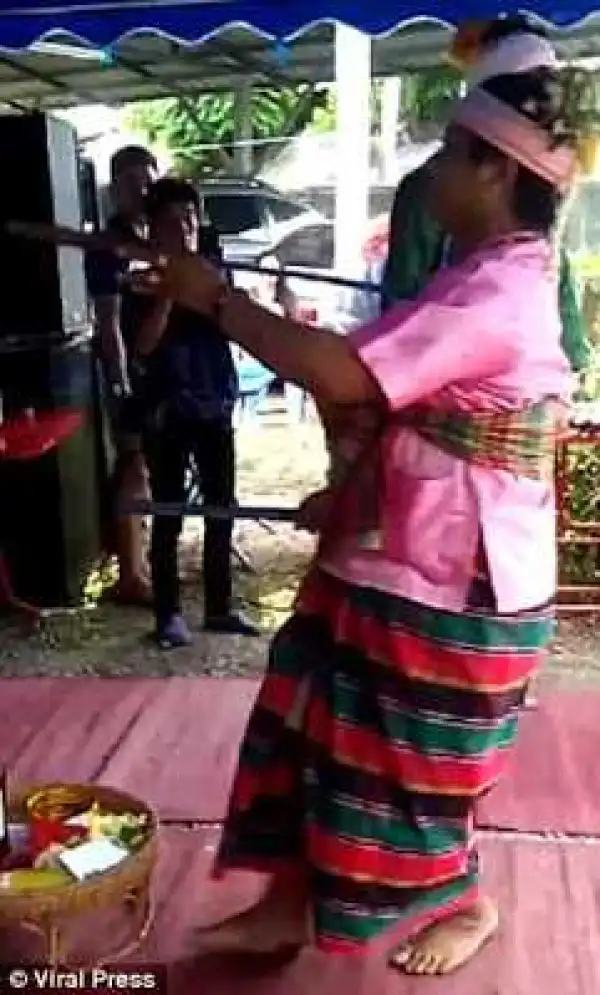 Magician Mistakenly Kills Himself While Trying To Prove That Cannot Could Harm Him (Photos)